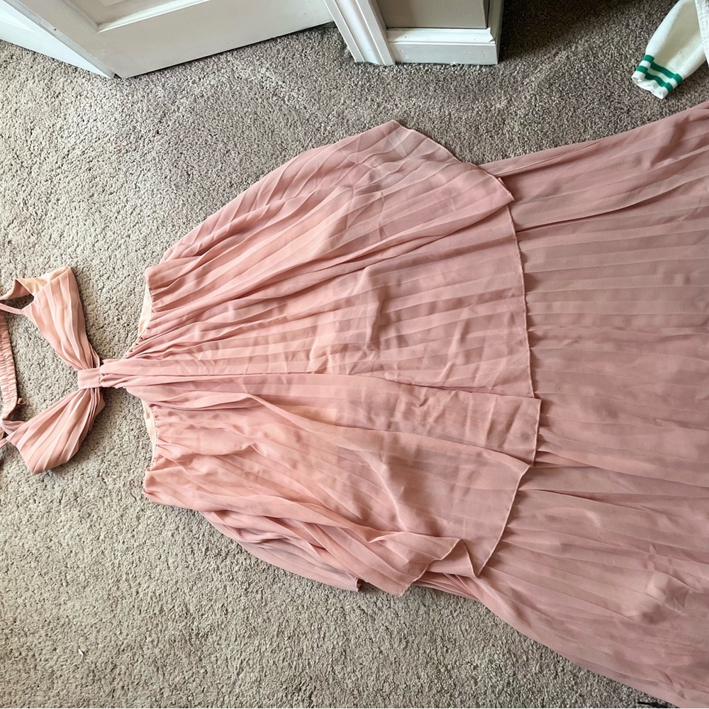 Elegant Pink Pleated Dress